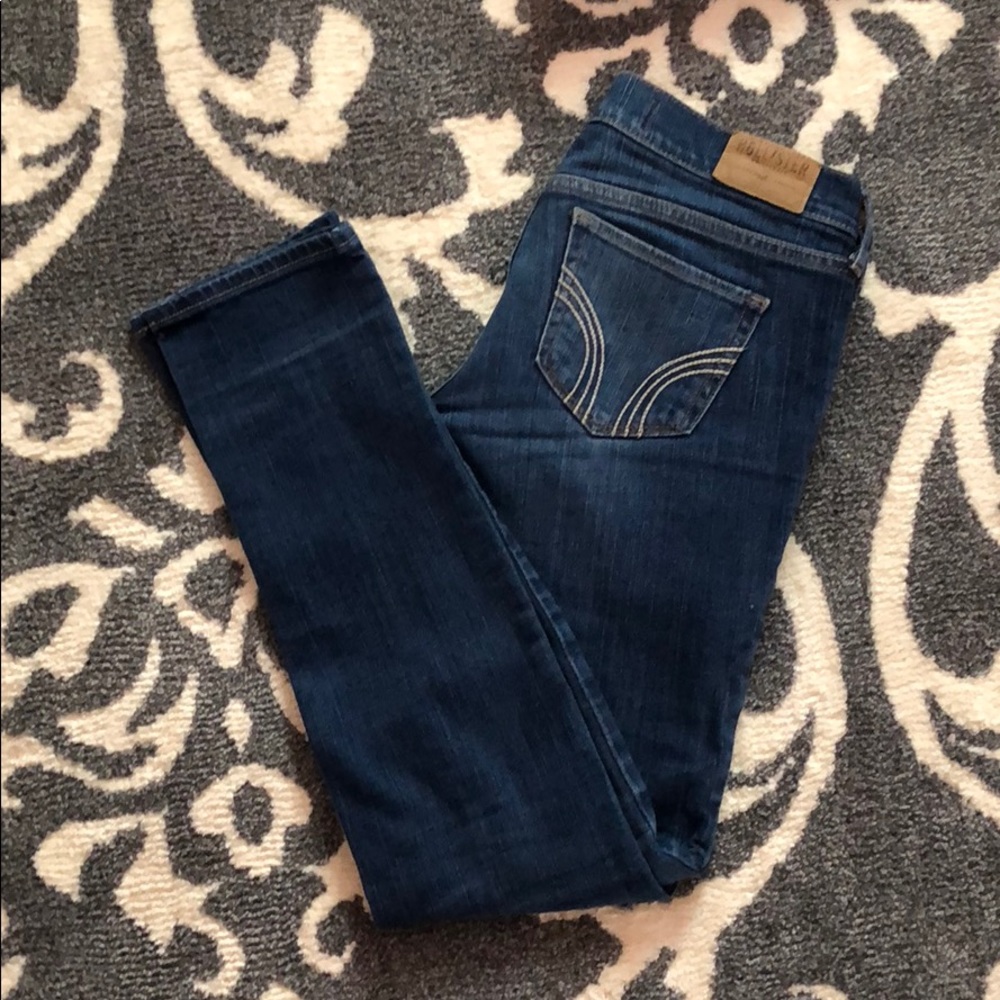 Hollister Skinny Jeans - Picture 2 of 3